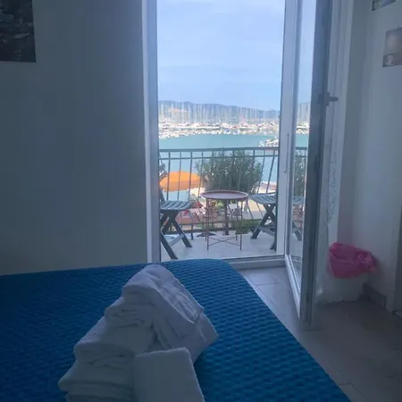 La Finestra Sul Mare Guest house Fezzano (Liguria)